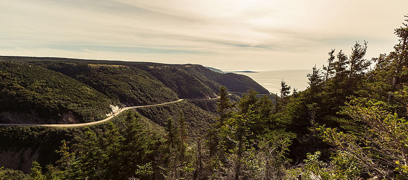 800px-cabot trail%2c cape breton%2c nova scotia %2825341504826%29