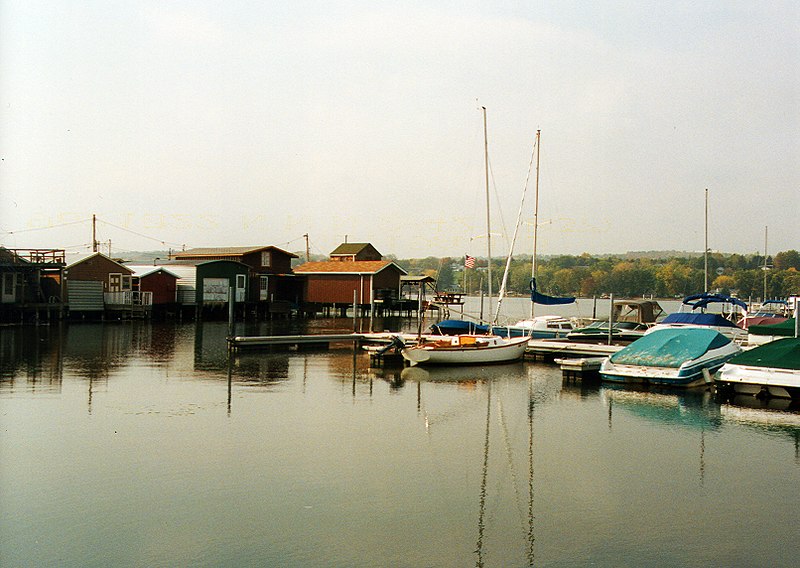 800px-canandaigua lake boat houses