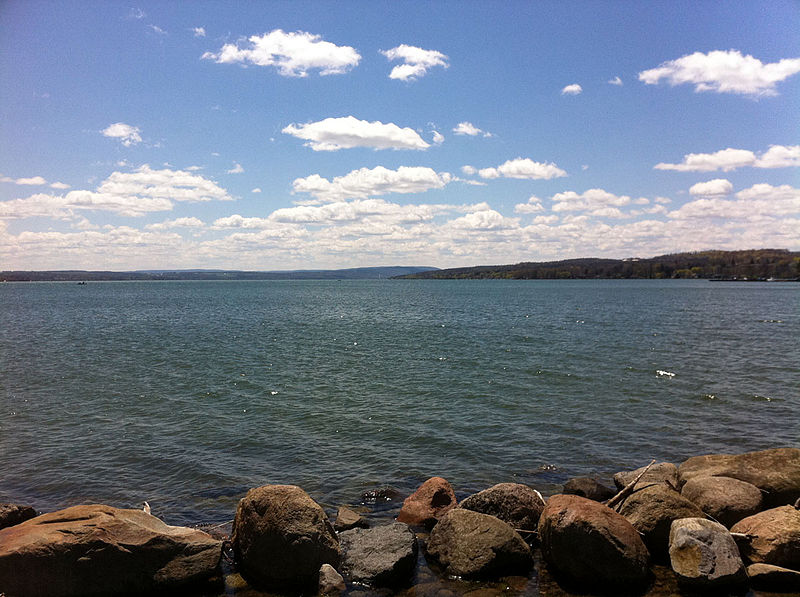 800px-canandaigua lake at kershaw park in the finger lakes