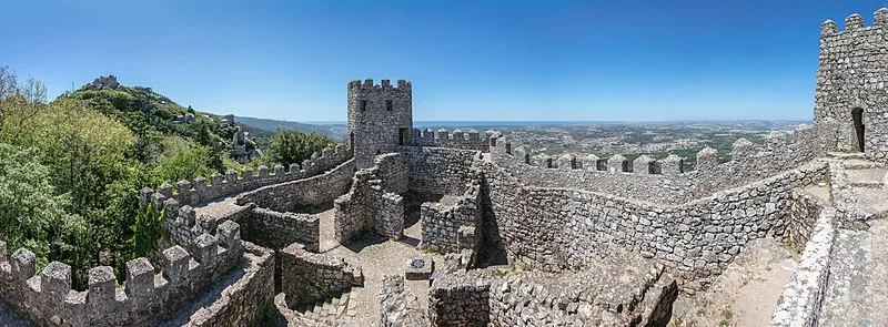 800px-castelo dos mouros%2c sintra%2c portugal%2c 2019-05-25%2c dd 112-121 pan
