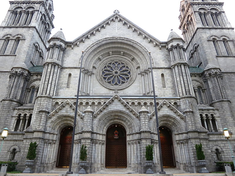 800px-cathedral basilica of saint louis %28st. louis%2c mo%29 - exterior%2c portals %26 rose window
