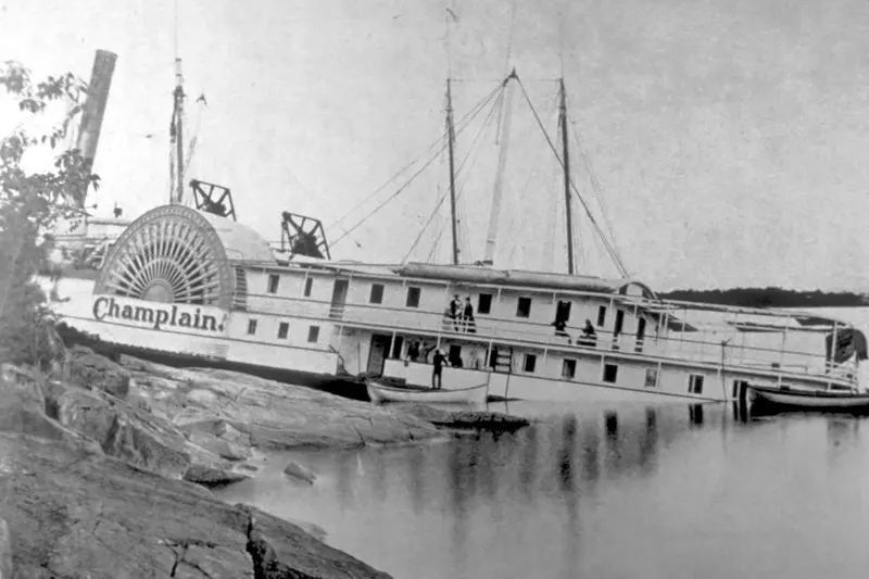 800px-champlain ii aground with visiting spectators%2c 1875