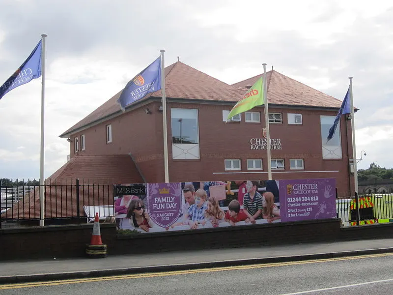 800px-chester racecourse building %281%29