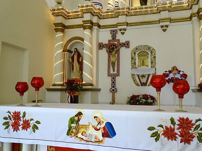 800px-church altar - san jose del cabo - baja california sur - mexico %2823510243754%29 %282%29