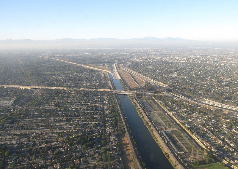 800px-confluence of coyote creek and san gabriel river%2c long beach%2c california%2c on approach to long beach airport %286013277245%29 crop