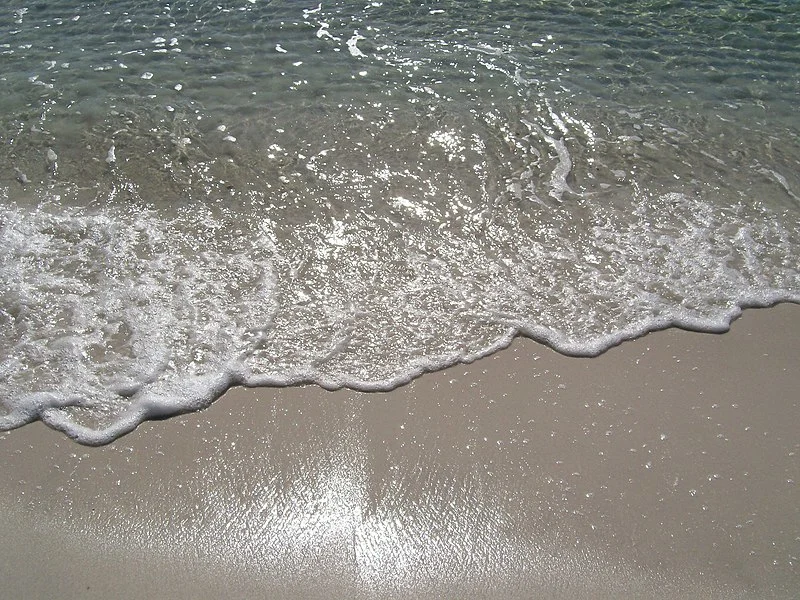 800px-crystal clear water at sandestin - panoramio