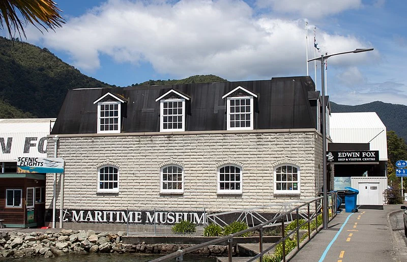 800px-edwin fox maritime museum in picton harbour