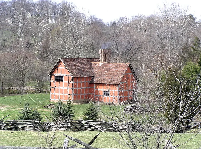 800px-english farmhouse at frontier culture museum %282441879888%29