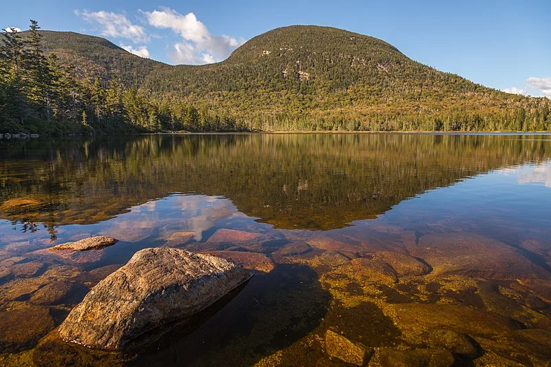 800px-evening at lonesome lake