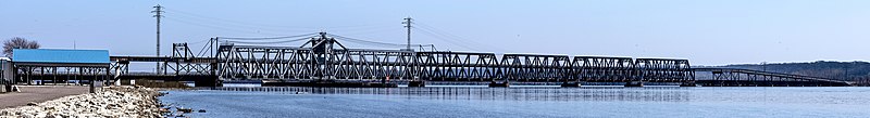 800px-fort madison panorama %28fort madison toll bridge%29