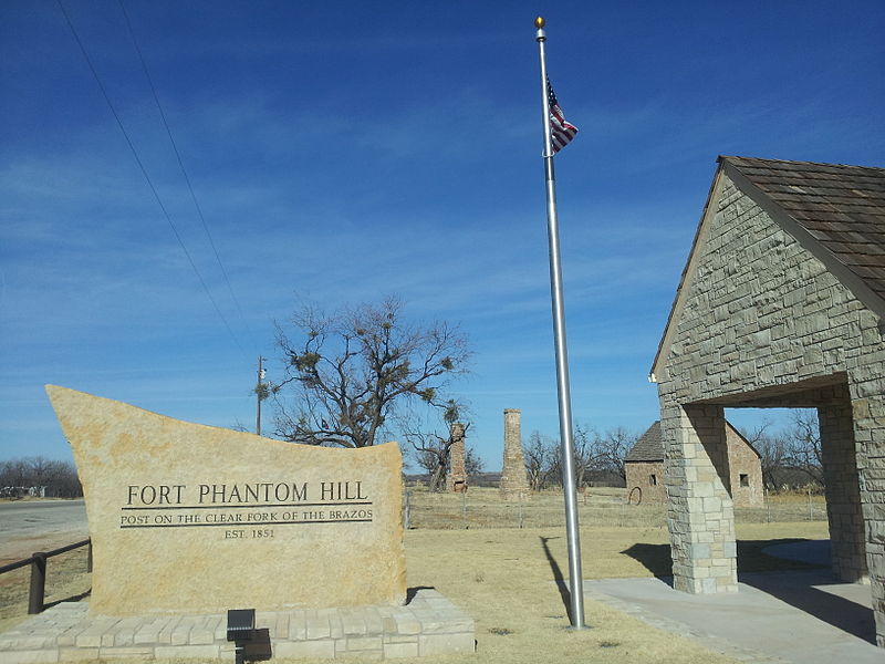 800px-fort phantom hill entrance
