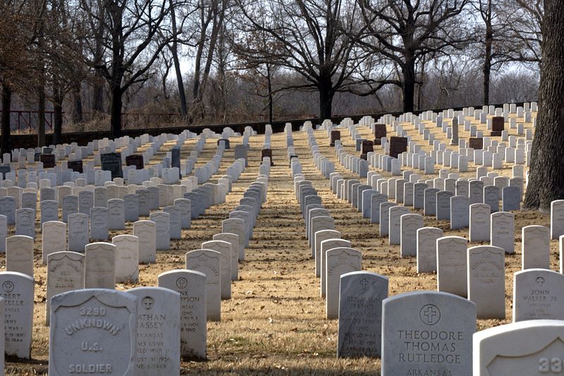 800px-fort smith national cemetery jan2011