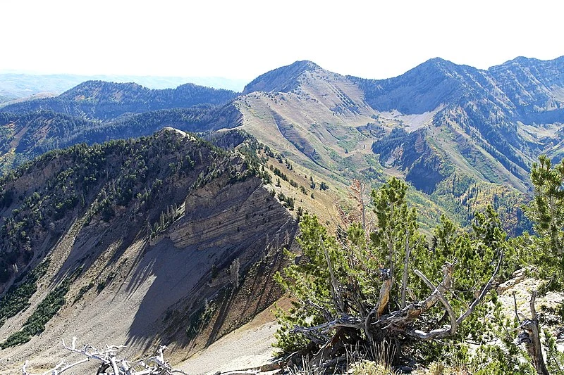 800px-freedom peak from cascade mountain trail - panoramio