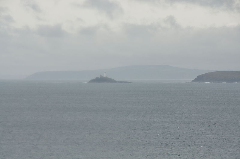 800px-godrevy lighthouse from st ives %286650%29