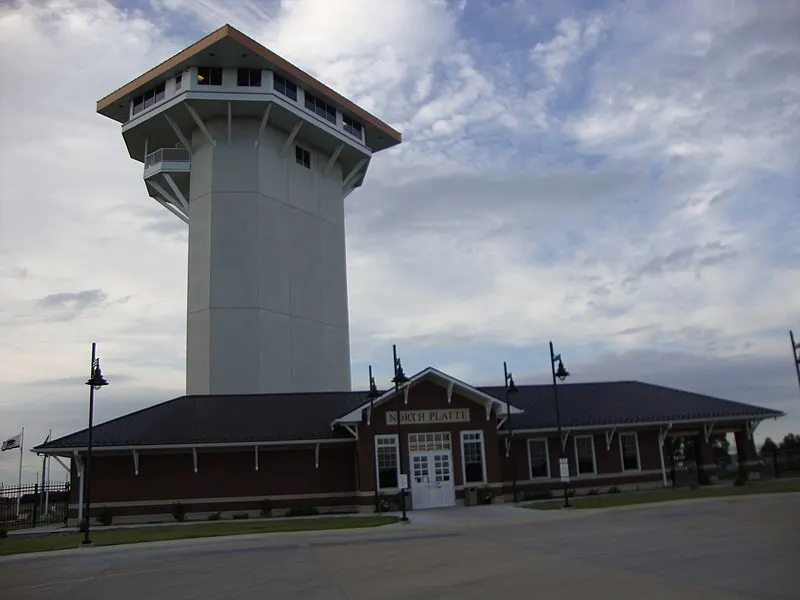800px-golden spike tower and visitor center
