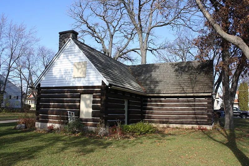 800px GrandLoggeryRearDotyIslandParkNeenahWisconsin 800px-grandloggeryreardotyislandparkneenahwisconsin