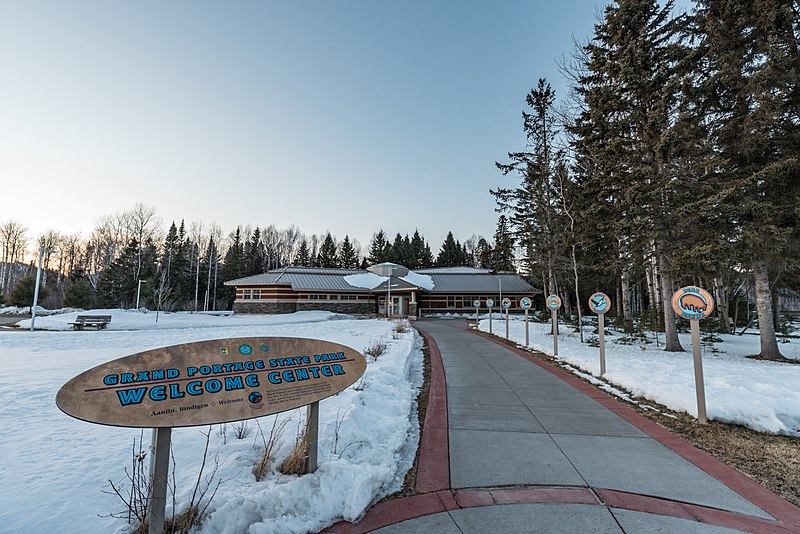 800px-grand portage state park rest area and welcome center%2c minnesota %2840116810394%29