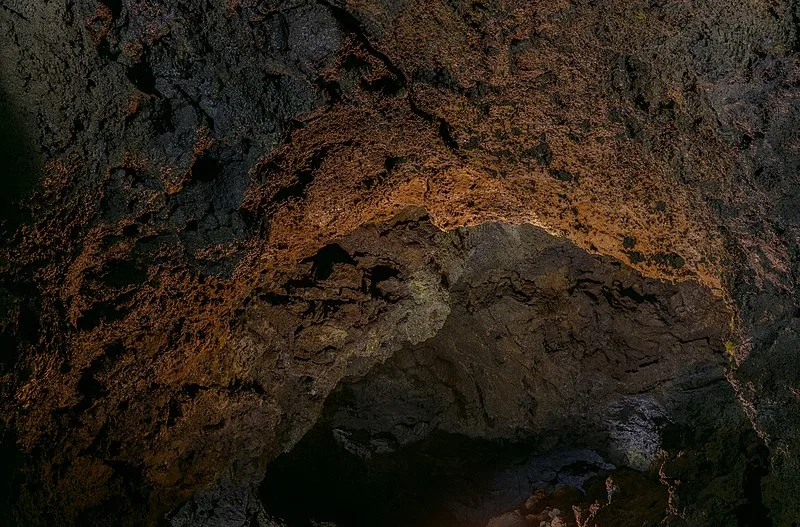 800px-gruta do natal%2c isla de terceira%2c azores%2c portugal%2c 2020-07-25%2c dd 71