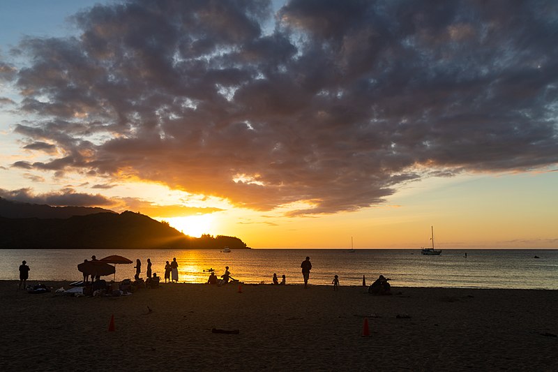 800px-hanalei beach sunset kauai hawaii pano %2845553943074%29