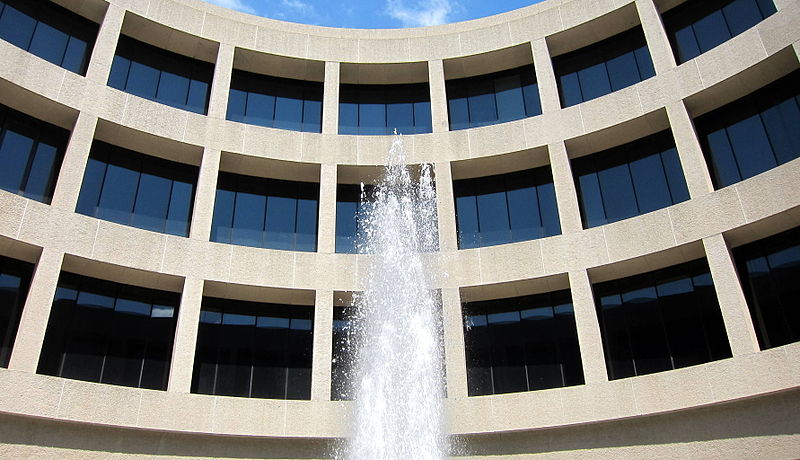 800px-hirshhorn museum fountain