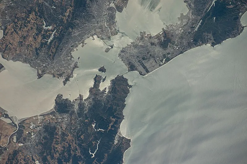 800px-iss048-e-6386 - view of california