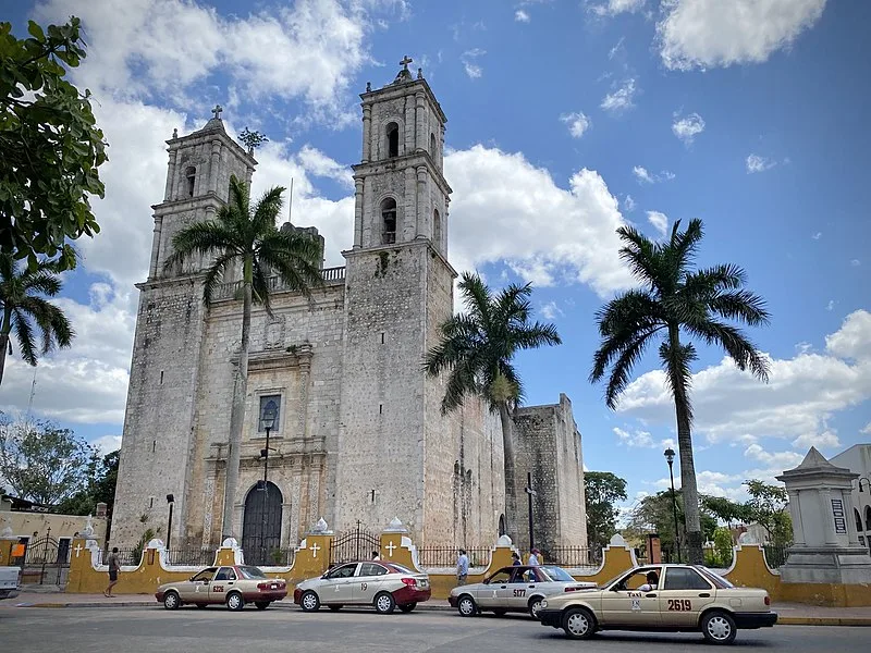 800px-iglesia de san servacio%2c valladolid%2c yucatan%2c mexico marzo 2021