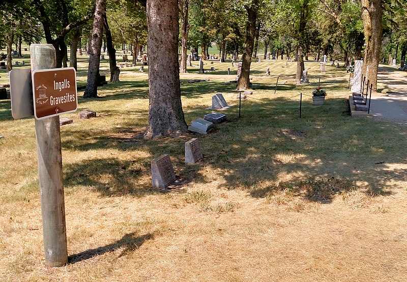 800px-ingalls gravesites de smet cemetery