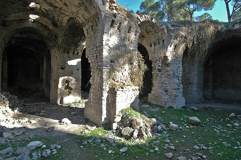 800px-izmir kadifekale cistern 5715