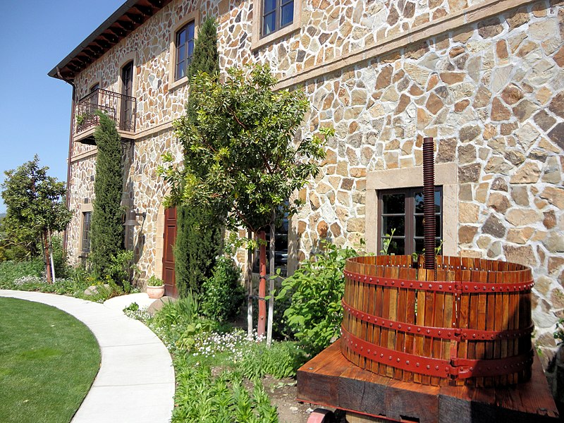 800px-jacuzzi family vineyards %26 winery%2c sonoma valley%2c california%2c usa 16