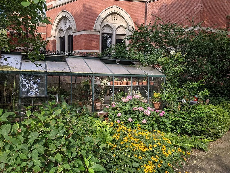 800px-jefferson market garden greenhouse