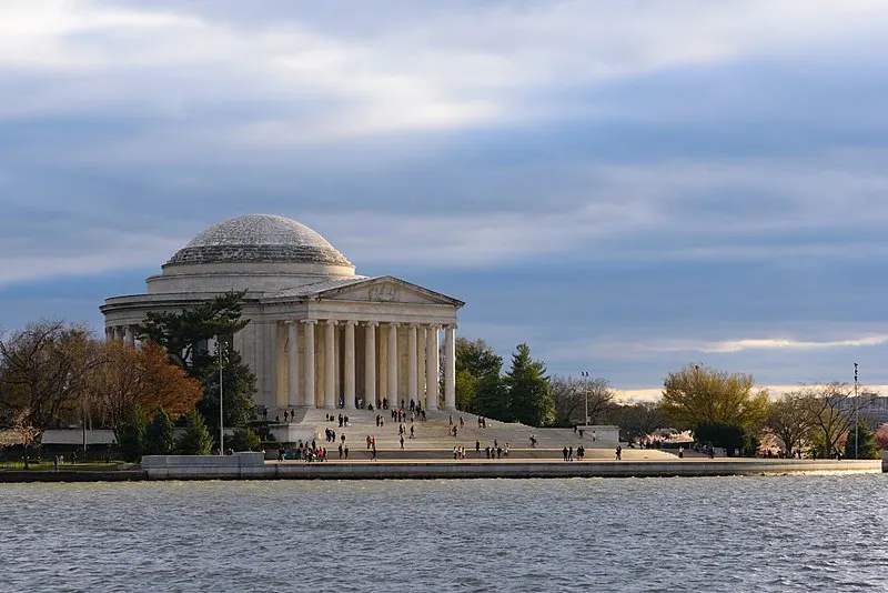 800px-jefferson memorial washington april 2017 002