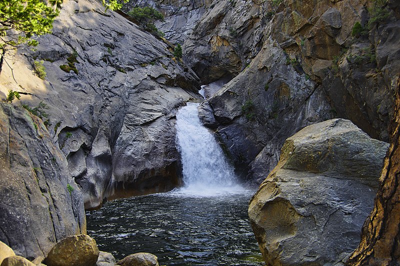 800px-kings canyon national park 01