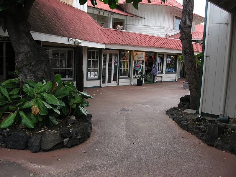 800px-kona inn shopping village%2c sunset%2c kailua-kona%2c hawaii %284548894603%29