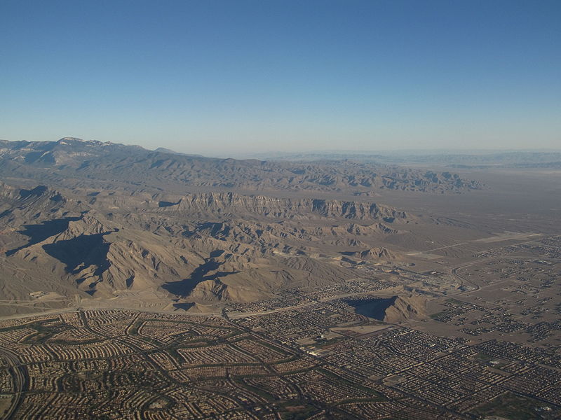 800px-la madre mountains%2c las vegas%2c nevada %289179228025%29