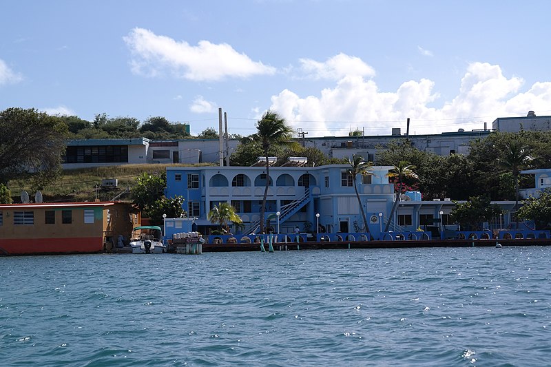 800px-laguna lobina in playa sardinas ii%2c culebra%2c puerto rico