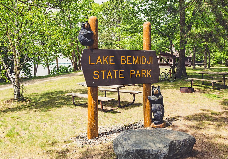 800px-lake bemidji state park sign%2c minnesota %2835222023325%29