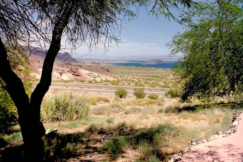 800px-lake mead05