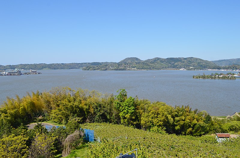 800px-lake togo from kitayama kofun