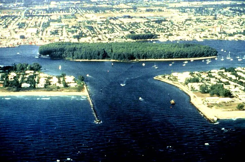 800px-lake worth inlet aerial view