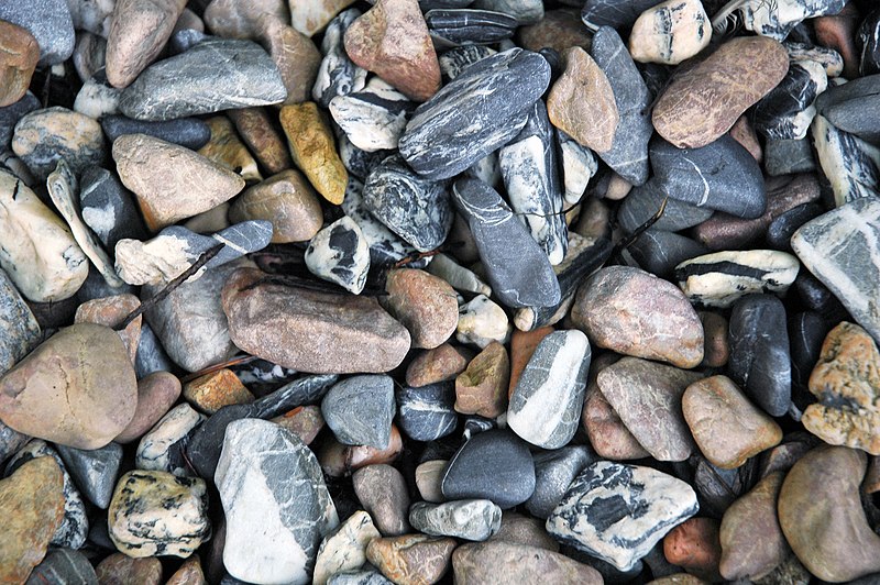800px-lithic pebbles %28lake champlain shoreline%2c near lone rock point%2c vermont%2c usa%29 3