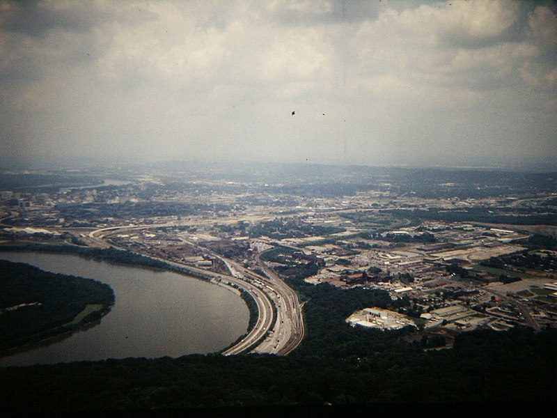 800px-lookout mountain view of tennessee river %26 chattanooga %2810483476094%29