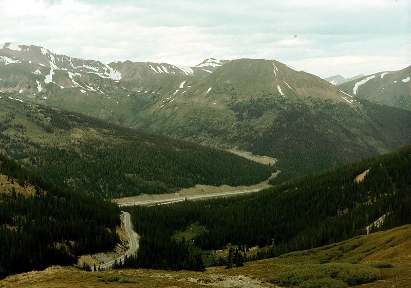 800px-loveland pass%2c colorado 1993 - panoramio