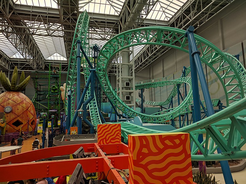 800px-mall of america 21 - theme park