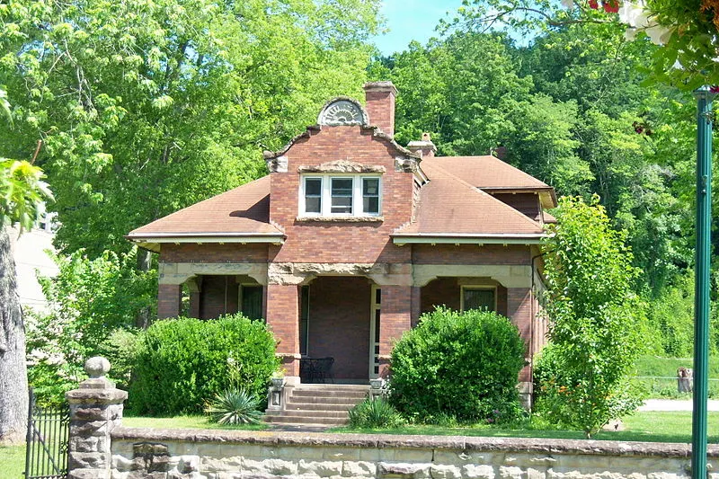 800px Mayo office 800px-mayo office