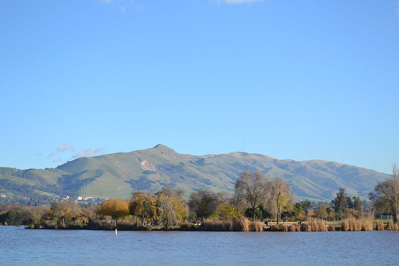 800px-mission peak regional preserve viewed from lake elisabeth