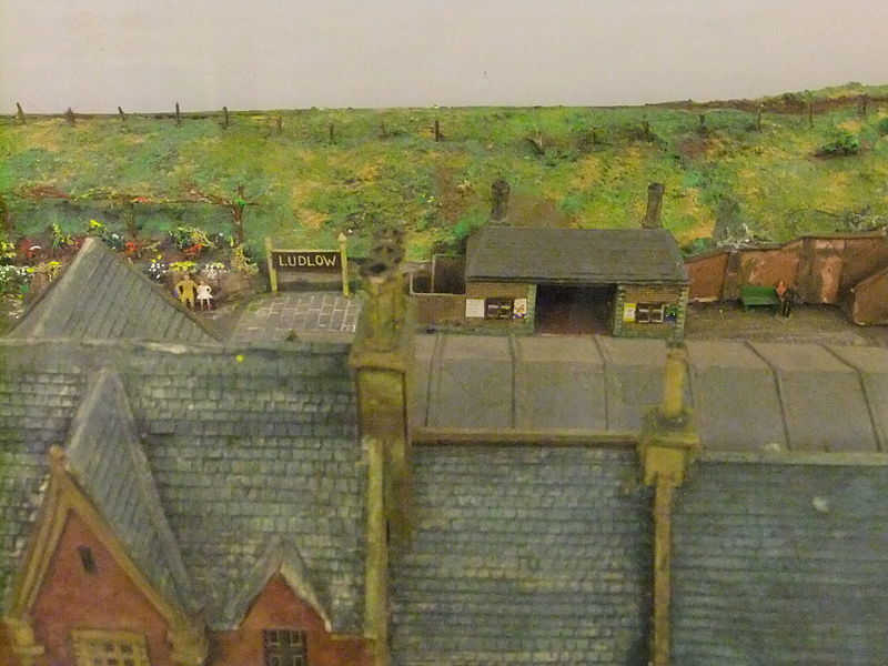 800px-model railway of ludlow station at ludlow museum - dscf2060