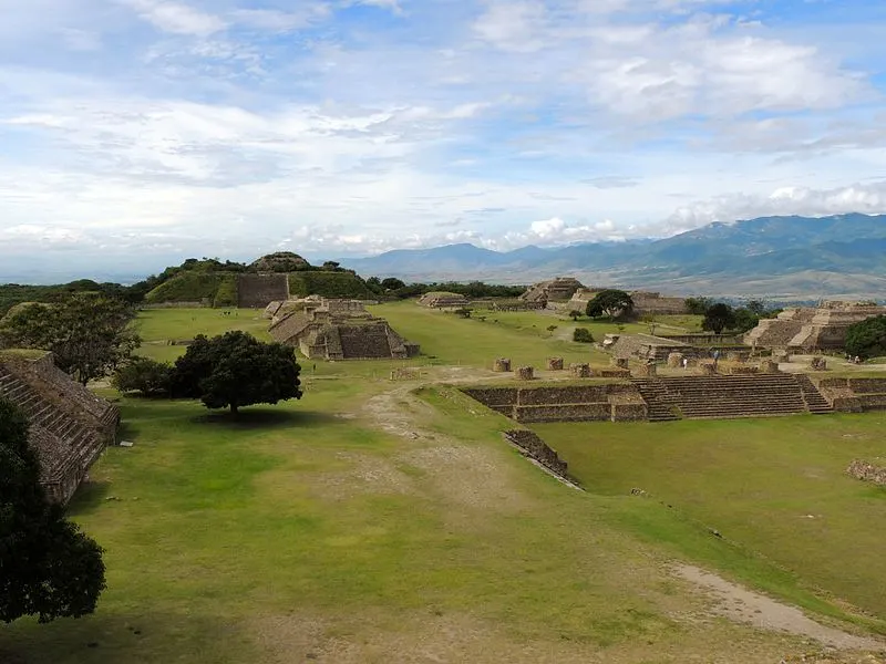 800px-monte alban%2c plataforma norte%2c oaxaca