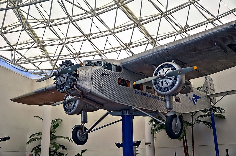 800px-nc 9637 pan american airways system ford 5-at-11 trimotor - san diego air %26 space museum %289678985448%29