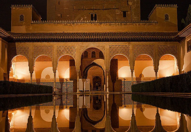800px-nasride palace - la alhambra de granada spain andalousia - picture image photography - by night reflections %2814691494298%29