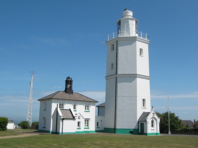 800px-north foreland lighthouse - geograph.org.uk - 2402191